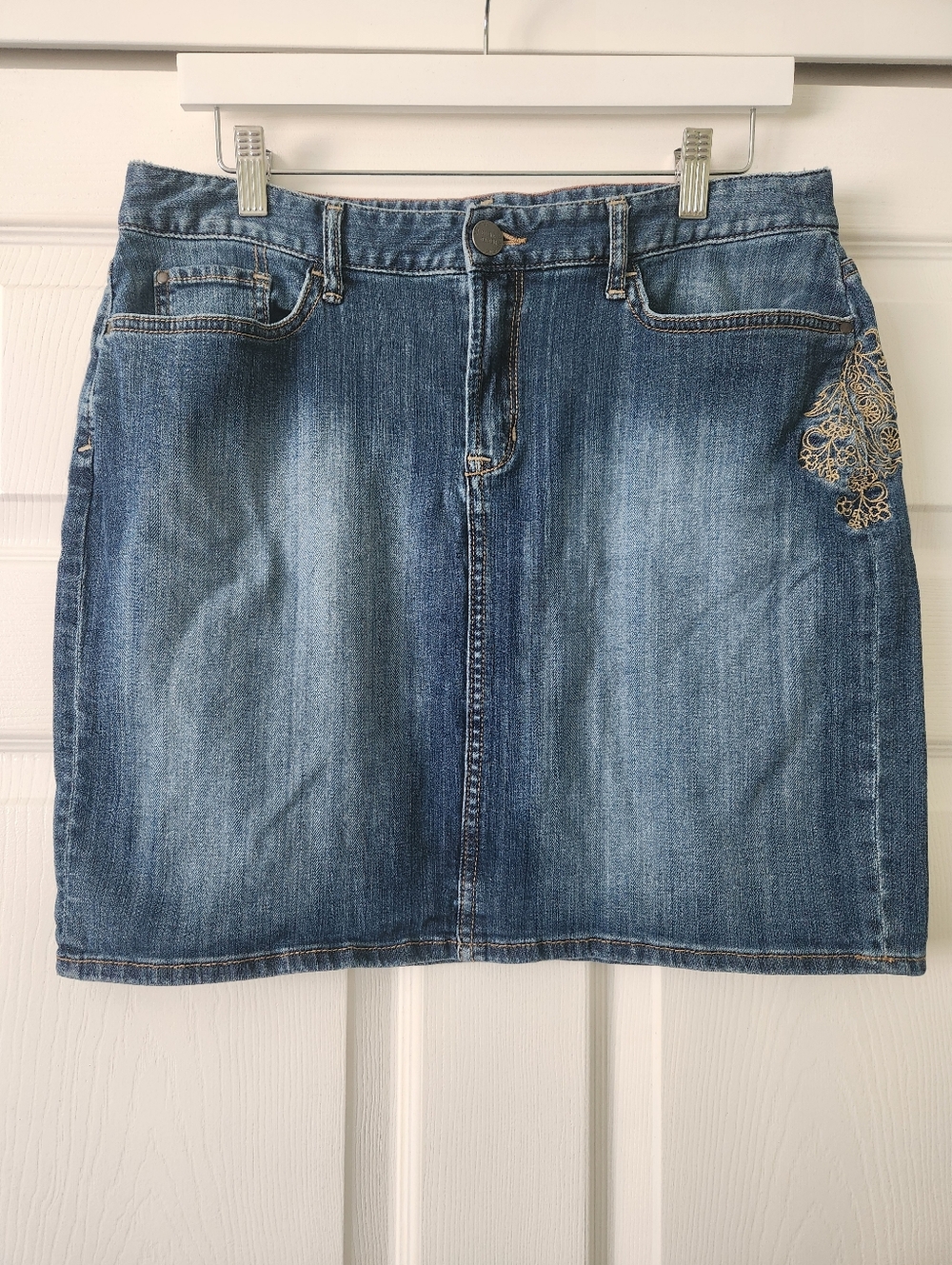 Eddie Bauer Women’s Blue Denim Mini Skirt with Embroidered Detail - 10